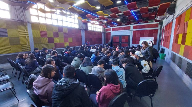 Educación y Samsung siguen con capacitaciones en escuelas secundarias