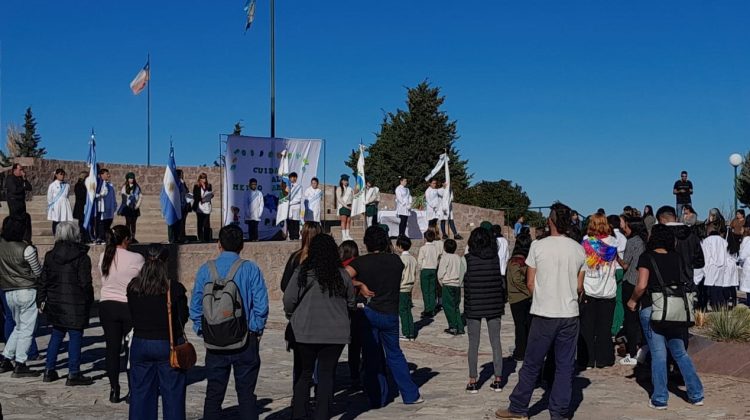 Más estudiantes recorren el Monumento al Pueblo Puntano de la Independencia