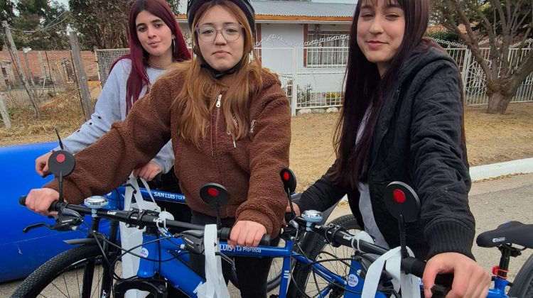 De la escuela a casa en bici: “Vivo a cinco kilómetros, así que me viene de 10”