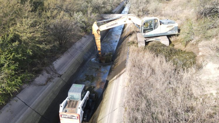 Finalizó la limpieza en el canal Paso de las Carretas