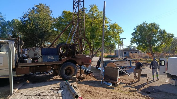 San Luis Agua trabaja en la revalorización de la perforación ubicada en la plaza de Luján