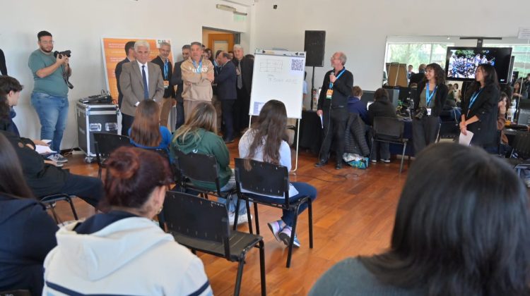 El Gobernador recorrió las capacitaciones y talleres de CLIP