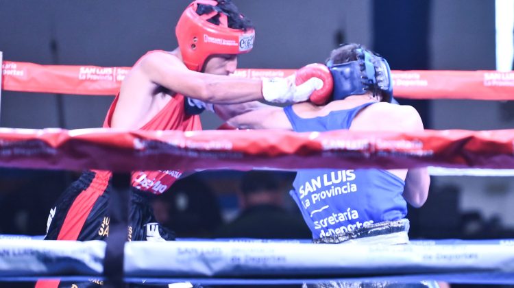 Viernes de boxeo, un clásico que llenó de emoción a La Punta