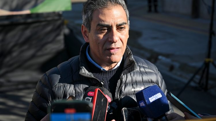 “Estamos invirtiendo en mejorarle la calidad de vida a los vecinos con pavimento y mucha austeridad”