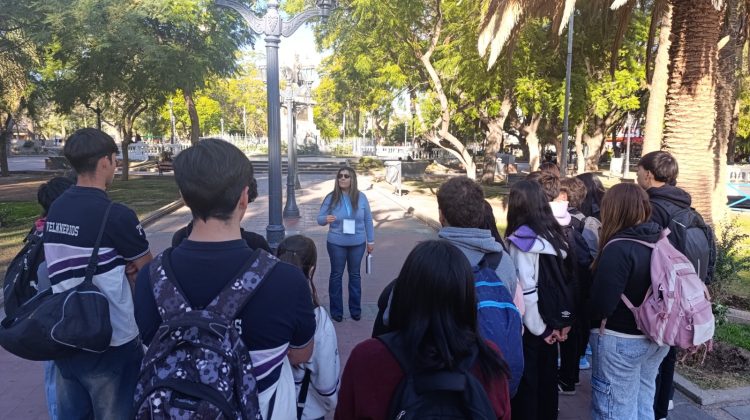 Estudiantes de la Escuela Técnica N°8 recorrieron espacios históricos y culturales