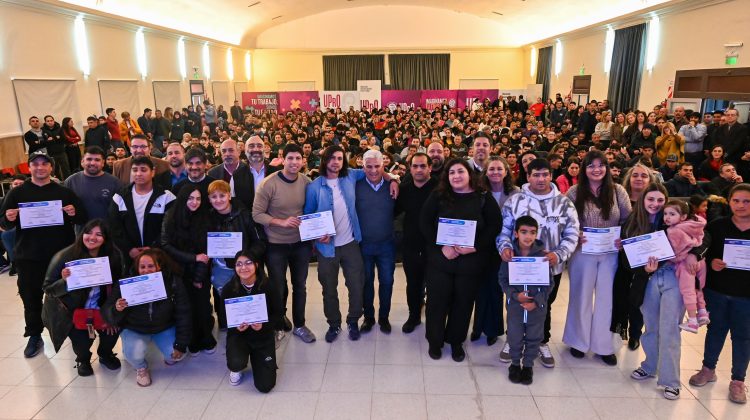 La Provincia fortaleció el emprendedurismo con la entrega de más de 250 certificados
