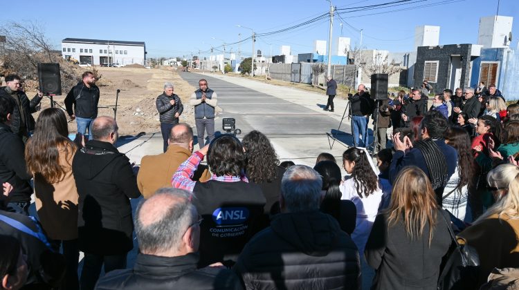 Pavimentan 64 cuadras de Villa Mercedes con el plan ‘Construyendo con tu Pueblo’