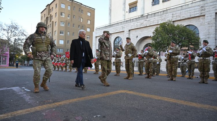 Con honor, 30 cadetes del Ejército Argentino juraron lealtad a la Bandera 