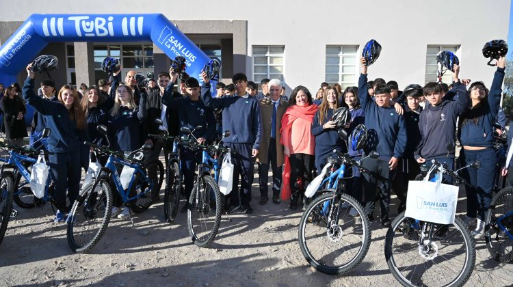 Estudiantes del Colegio San Luis Rey se suman al transporte sustentable de la mano de TuBi