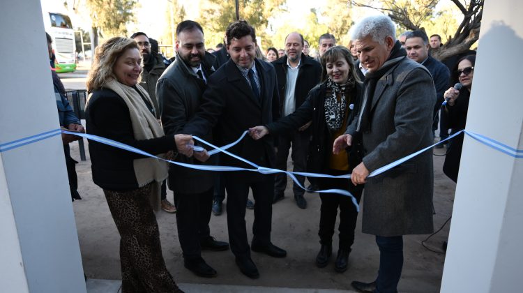 Los Manantiales celebró la inauguración de su primer cajero automático del Banco Nación