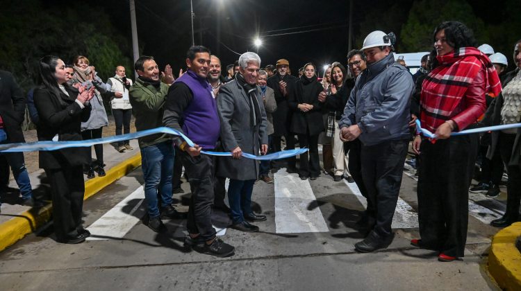 Poggi acompañó la inauguración de la renovada avenida Centenario