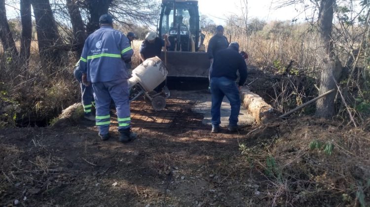 San Luis Agua trabajó sobre el canal Paso de la Cruz