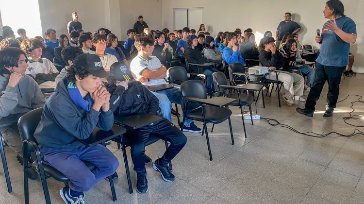 Brindaron una charla sobre discapacidad en la EMEI de Merlo