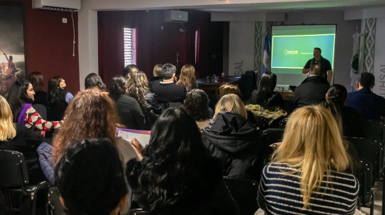 Capacitan para mejorar la calidad del servicio en espacios culturales y turísticos de la provincia