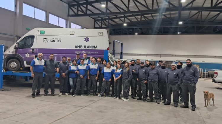 Parque Automotor: entregaron nueva indumentaria para el todo el personal