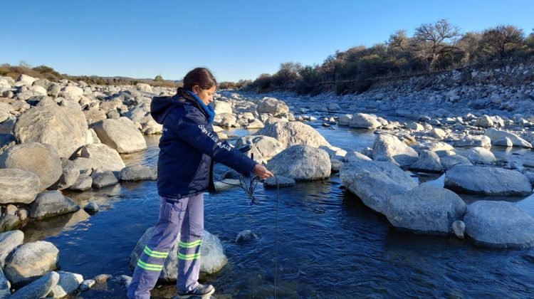 Tomaron muestras de agua de los diques Las Palmeras y Los Manantiales