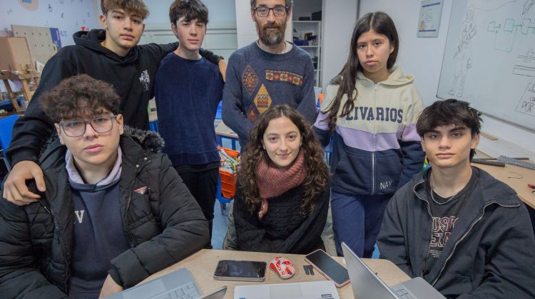 Alumnos de la ‘Albert Einstein’ diseñan prótesis para mejorar la calidad de vida de dos personas 