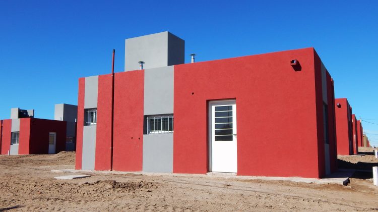 Las nuevas viviendas en Juana Koslay tienen gran adelanto y ya se trabaja en las terminaciones