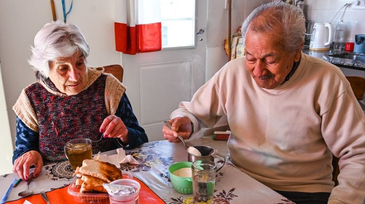 L (DOMINGO) – “Ahora sabemos que esta es nuestra casa”, la historia de Josefina y Ángel Evaristo