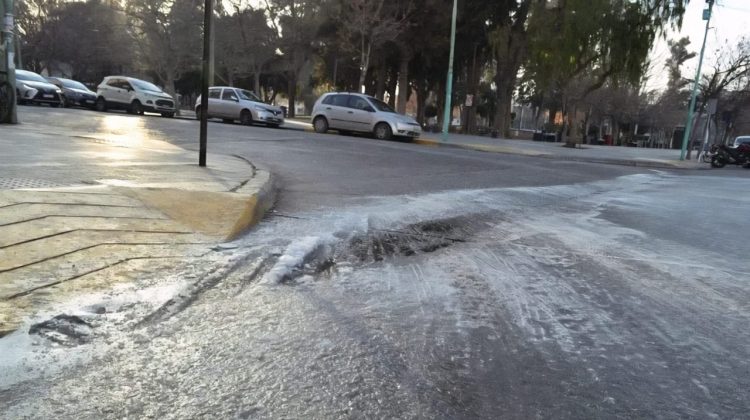 Recomendaciones para conducir con hielo sobre la calzada y evitar siniestros