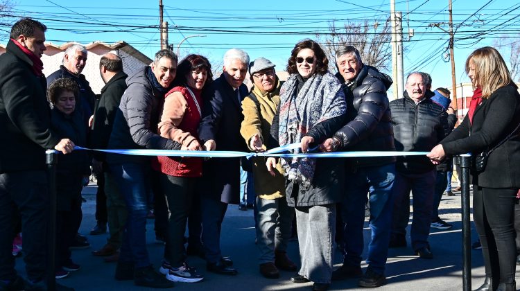 El Gobernador visitó obras de pavimentación en la ciudad de San Luis