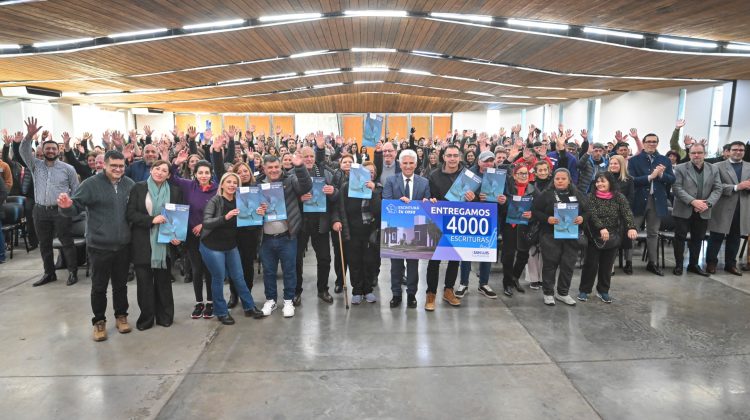 Con ‘Escriturá tu Casa’ más de 4.000 familias obtuvieron la propiedad de sus viviendas