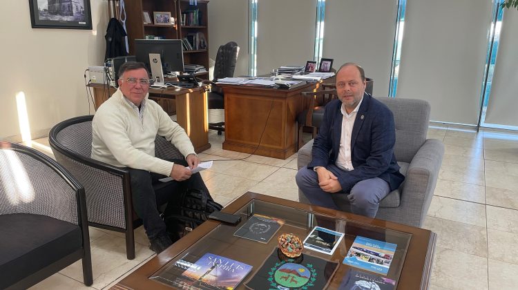 El ministro de Gobierno recibió al intendente de Santa Rosa del Conlara