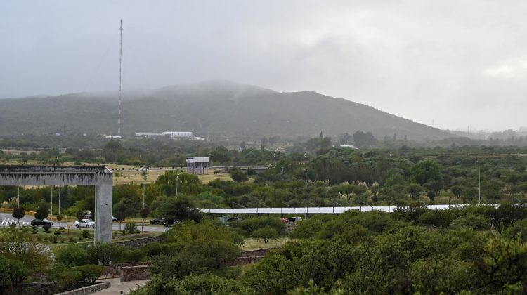 Pronostican ráfagas intensas y posibles tormentas para el martes y miércoles