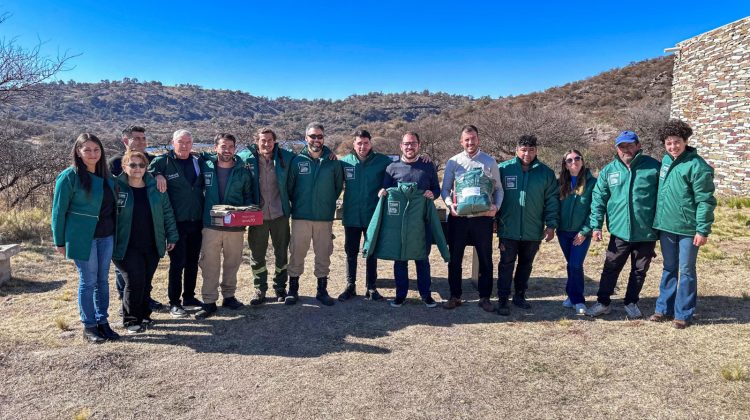 Entregaron nueva indumentaria al equipo de la Reserva Floro Faunística de La Florida