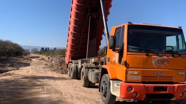 Vialidad Provincial reparó caminos no pavimentados en los departamentos Belgrano y Chacabuco