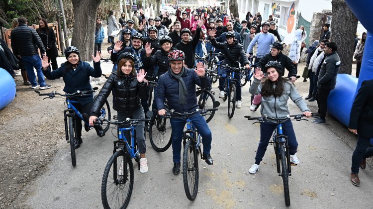 El Volcán se suma a las TuBi: 33 estudiantes de dos escuelas recibieron sus bicis