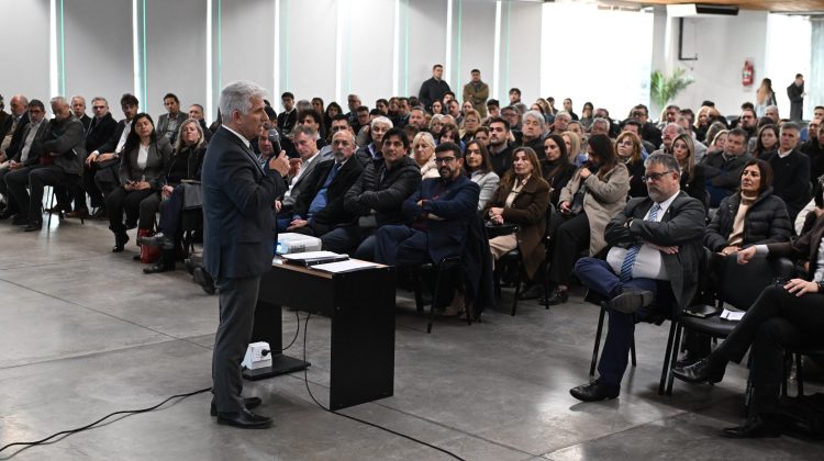Poggi desarrolla una intensa actividad en la Casa de Gobierno
