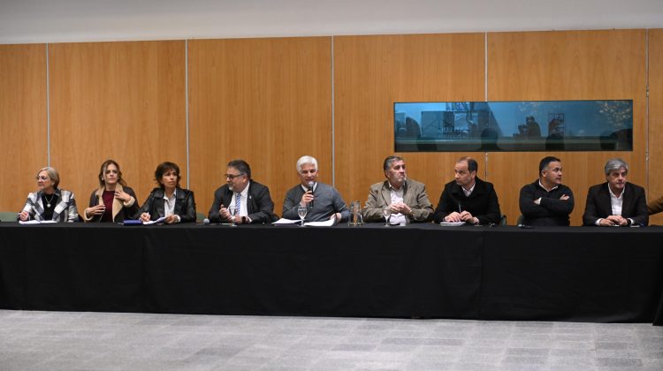 Poggi se reunió con intendentes y legisladores provinciales