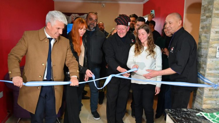 El Gobernador acompañó la inauguración de ‘El Rincón del Chef’ en Villa Mercedes