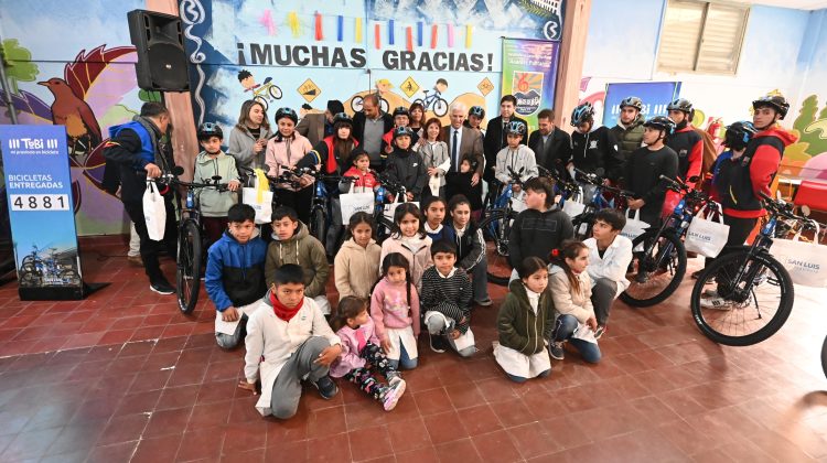 Las TuBi pusieron primera en los parajes: comenzó la entrega de bicis en las escuelas rurales