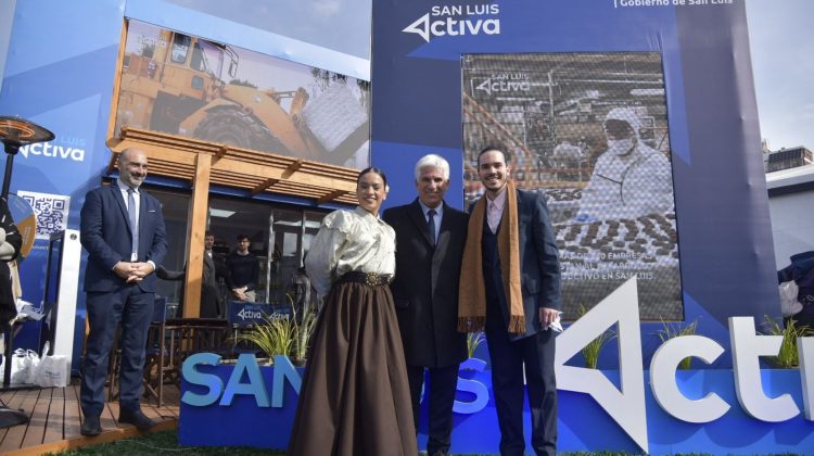 Poggi visitó el stand de San Luis en la Exposición Rural de Palermo