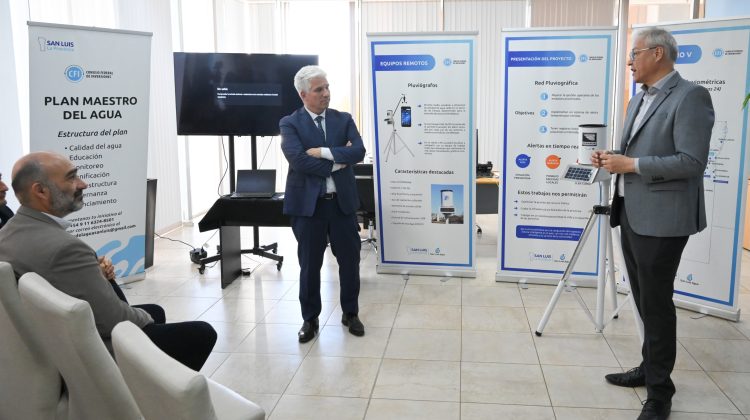 El Gobernador participó de la presentación del proyecto de la Red Pluviográfica