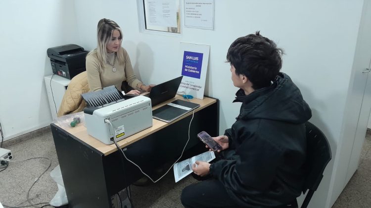 ‘Defensa del Consumidor en tu Barrio’ llegó al Centro de Atención al Vecino de la EDIRO