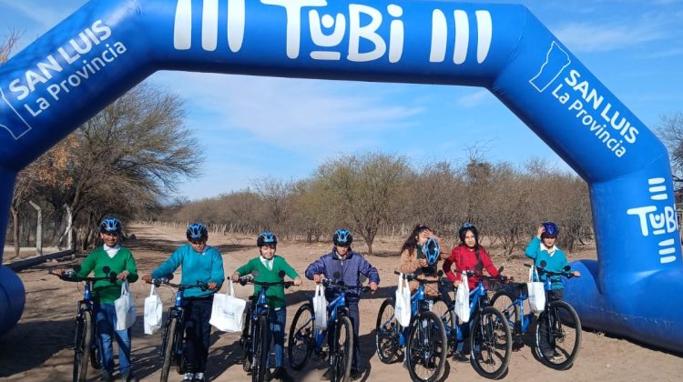 Estudiantes de San Roque y de El Caldén recibieron sus bicicletas