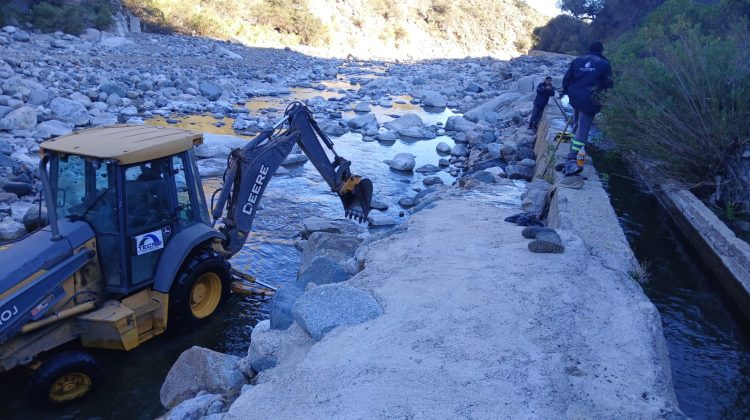 Repararon el azud Quebrada de López, en San Francisco del Monte de Oro