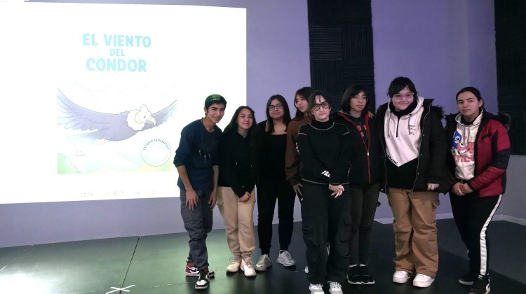 Estudiantes crearon un libro infantil sobre el cóndor andino