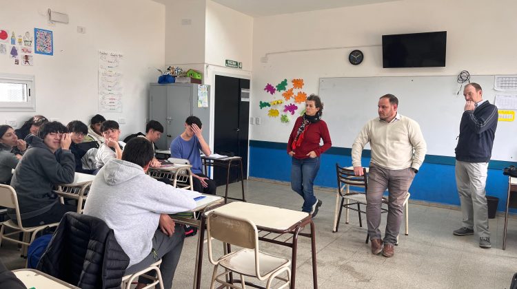 Estudiantes de la EMEI recibieron una charla sobre emprendedurismo y políticas públicas