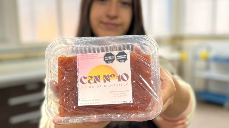 Alumnos del Centro Educativo N°10 ‘Ramiro Podetti’ elaboraron dulce de membrillo