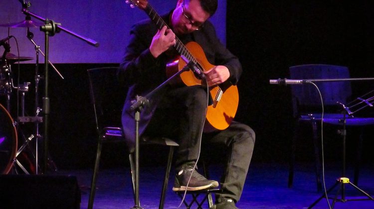 Lucas Apendino y Savia Nuestra brillaron en el Teatro de San Francisco