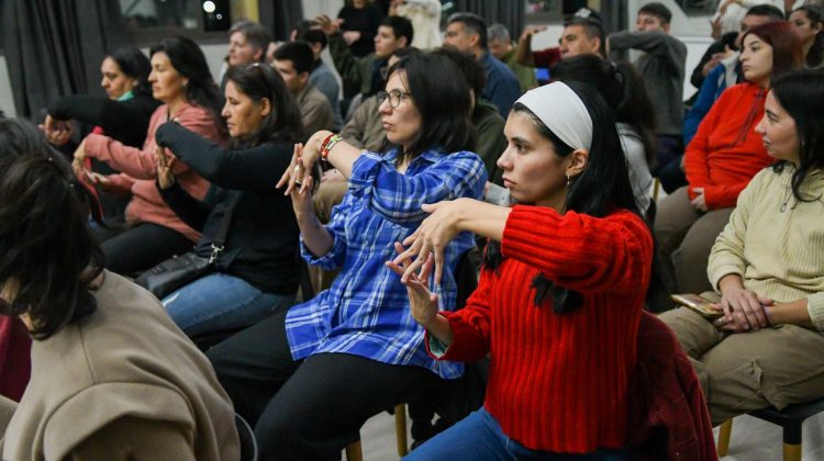 UPrO impulsó una capacitación en hipoacusia y lengua de señas