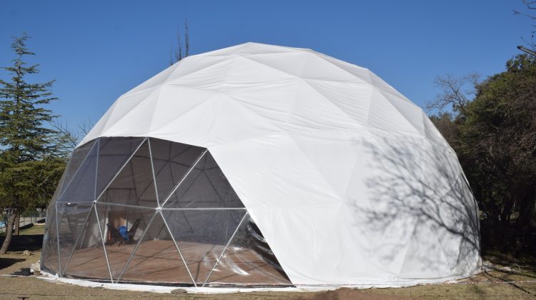 El grupo ‘LES Artes’ instaló un domo cultural en el Parque Recreativo