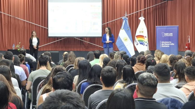 La capacitación docente en cooperativismo llega al departamento Dupuy