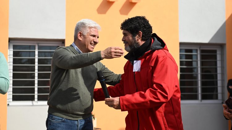 La familia Aguilar ya tiene su casa propia en Luján después de una larga espera