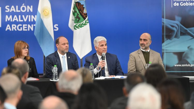 Poggi encabezó una capacitación tras la adhesión de San Luis a la Ley de Riesgo de Trabajo