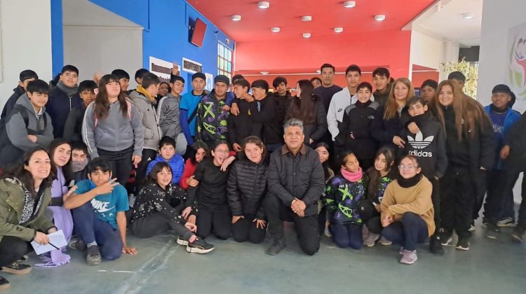 Estudiantes de San Luis se capacitan en huertas escolares productivas
